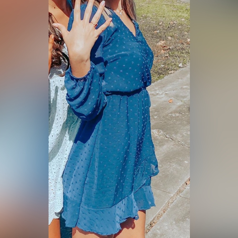 Super cute casual blue dress from Altar’d State! Perfect condition